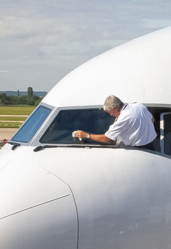 Services pilot washing window gettyimages 527465508 ft